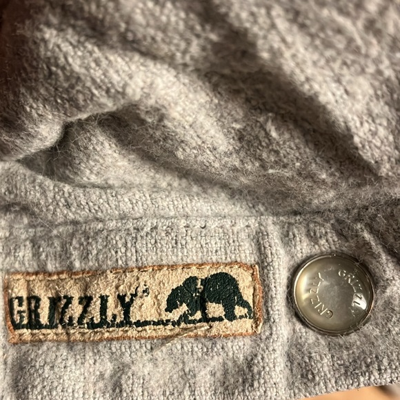 Grizzly Men’s Shirt - Picture 7 of 8